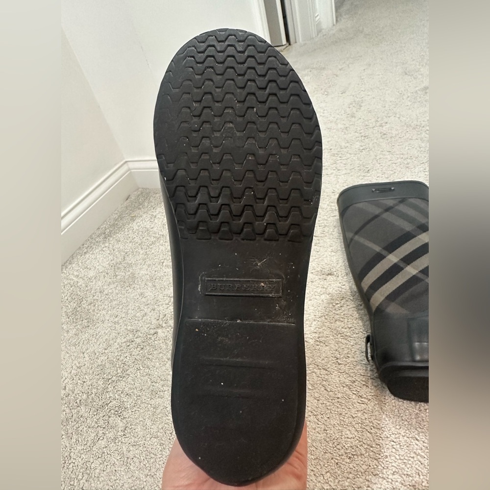 Burberry Rainboots size 7